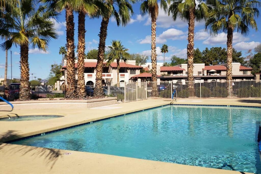 Condo With Heated Pool, Hot Tub, Near Walking Paths Glendale Exterior foto